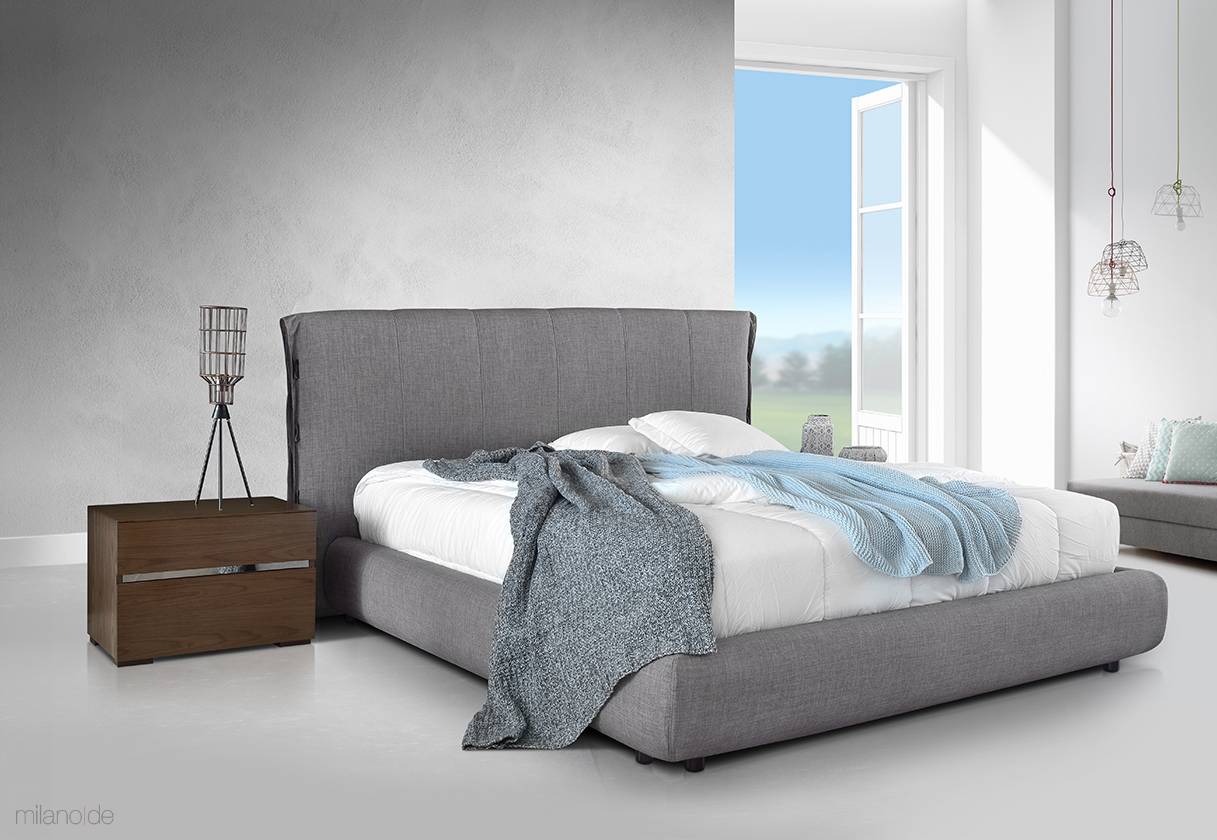 Reina nightstand