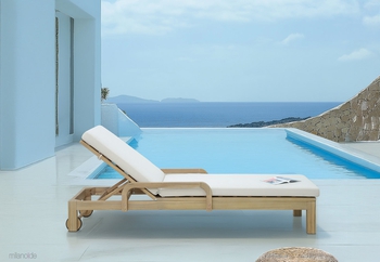 Ξαπλώστρα Sakar με λευκό ύφασμα και ξύλο teak