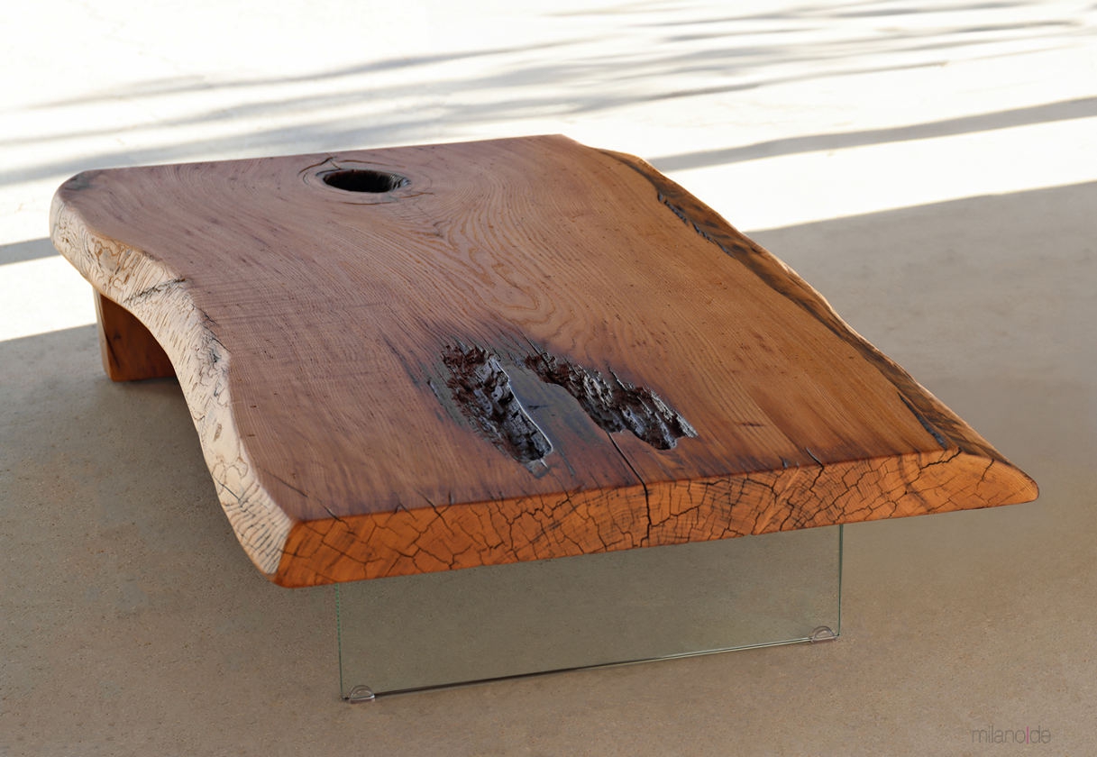 Solid Gamma coffee table