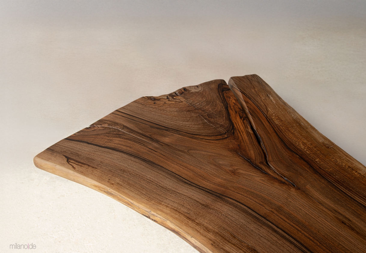 Solid Y Gamma coffee table